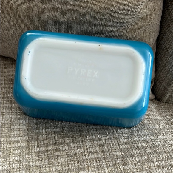 Pyrex Blue Bakeware Rectangular Dish - Picture 2 of 9
